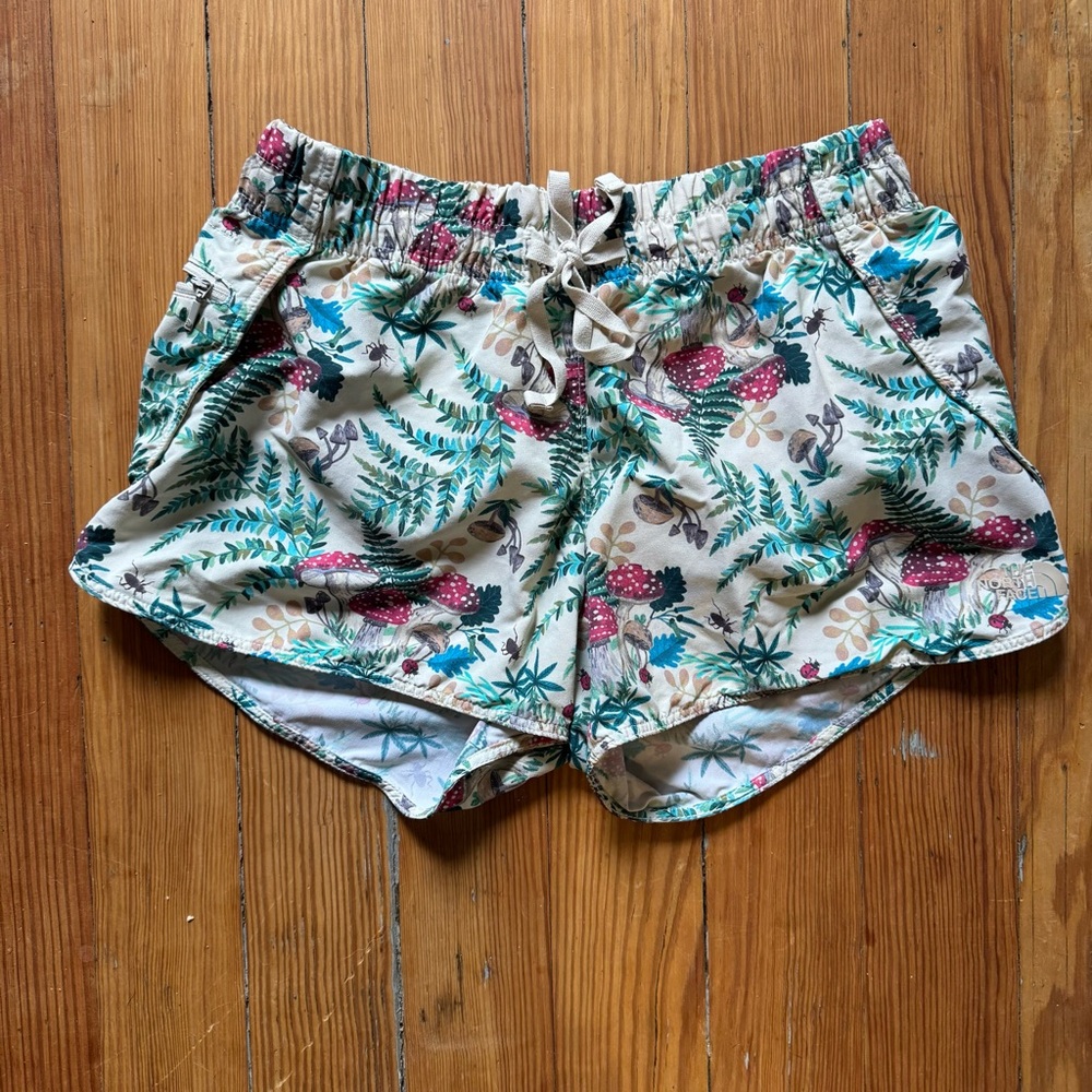 The North Face Cream and Green Athletic Shorts Lightweight Elastic Waist